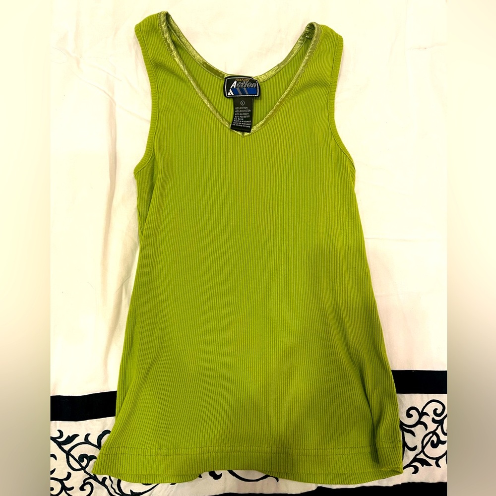 Instant Action tank top. Green. US size L. Never worn, tags removed. Vintage.
